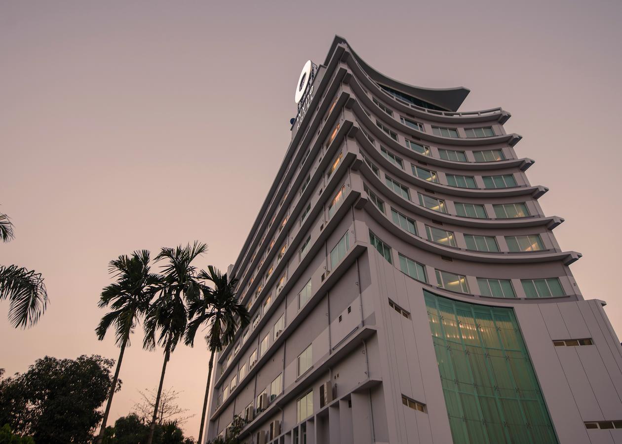 Wyne Hotel Yangon Exterior foto