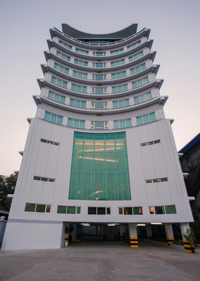 Wyne Hotel Yangon Exterior foto