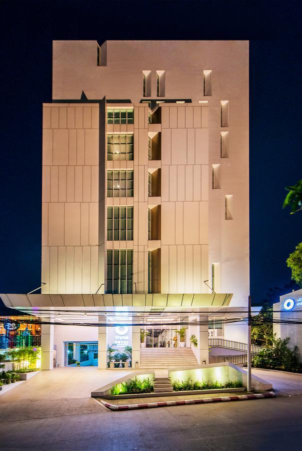 Wyne Hotel Yangon Exterior foto