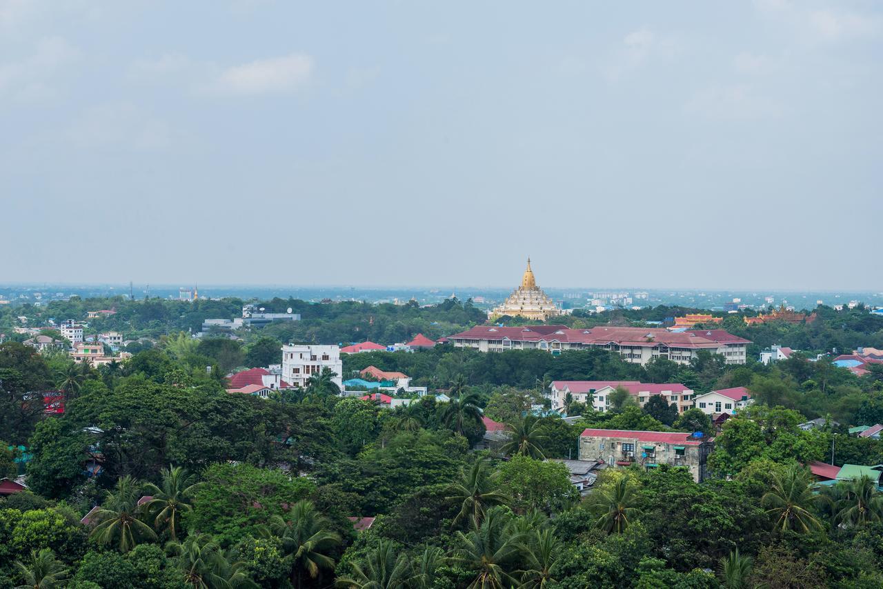 Wyne Hotel Yangon Exterior foto